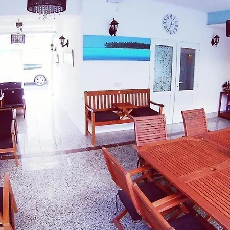 In Mit Whirlpool, Garten Und Grill Apartment *