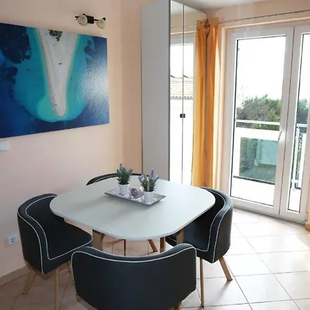 In Mit Whirlpool, Garten Und Grill Apartment